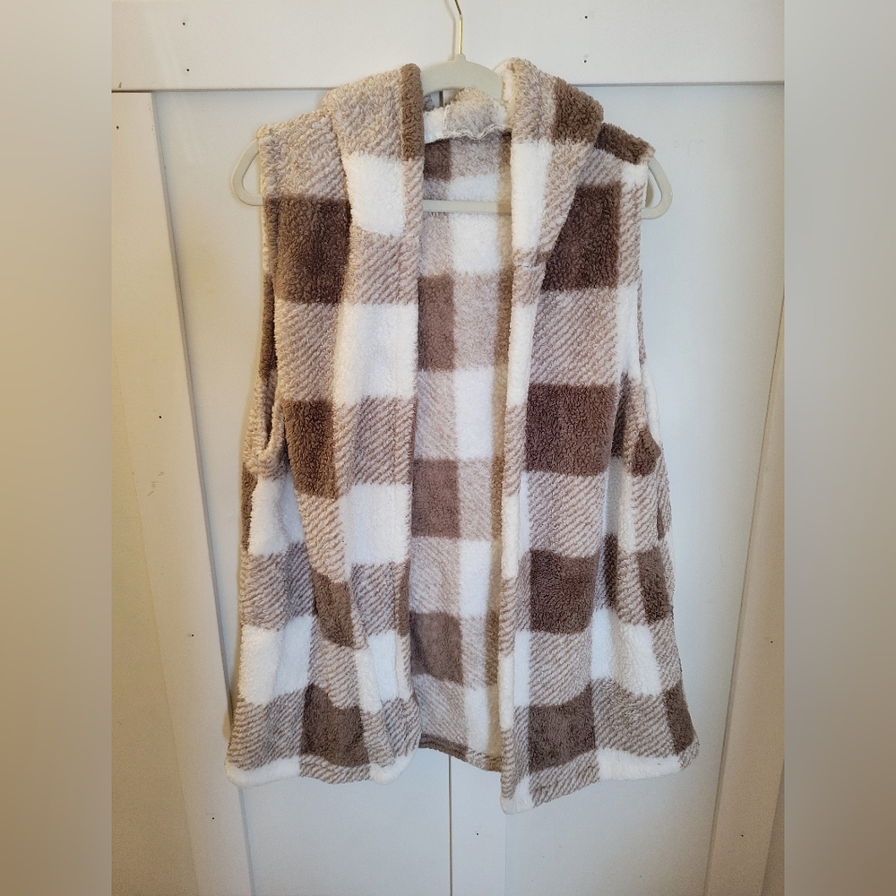 Brown and White Checkered Soft and Fluffy Sleeveless Hooded XL Cardigan
